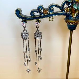 🐱Brand new Stainless Steel pretty sparkly earrings